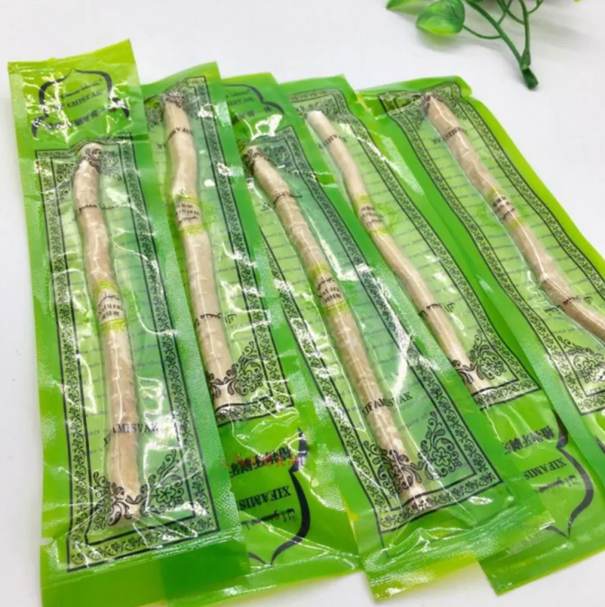 Natural Miswak Stick – Traditional Teeth Cleaning Chew Stick