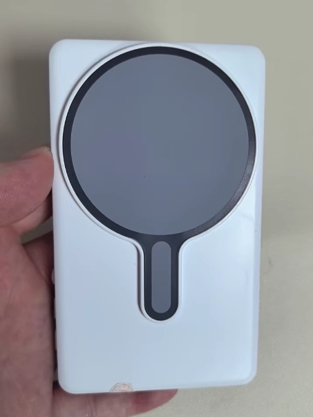Magnetic Display Selfie